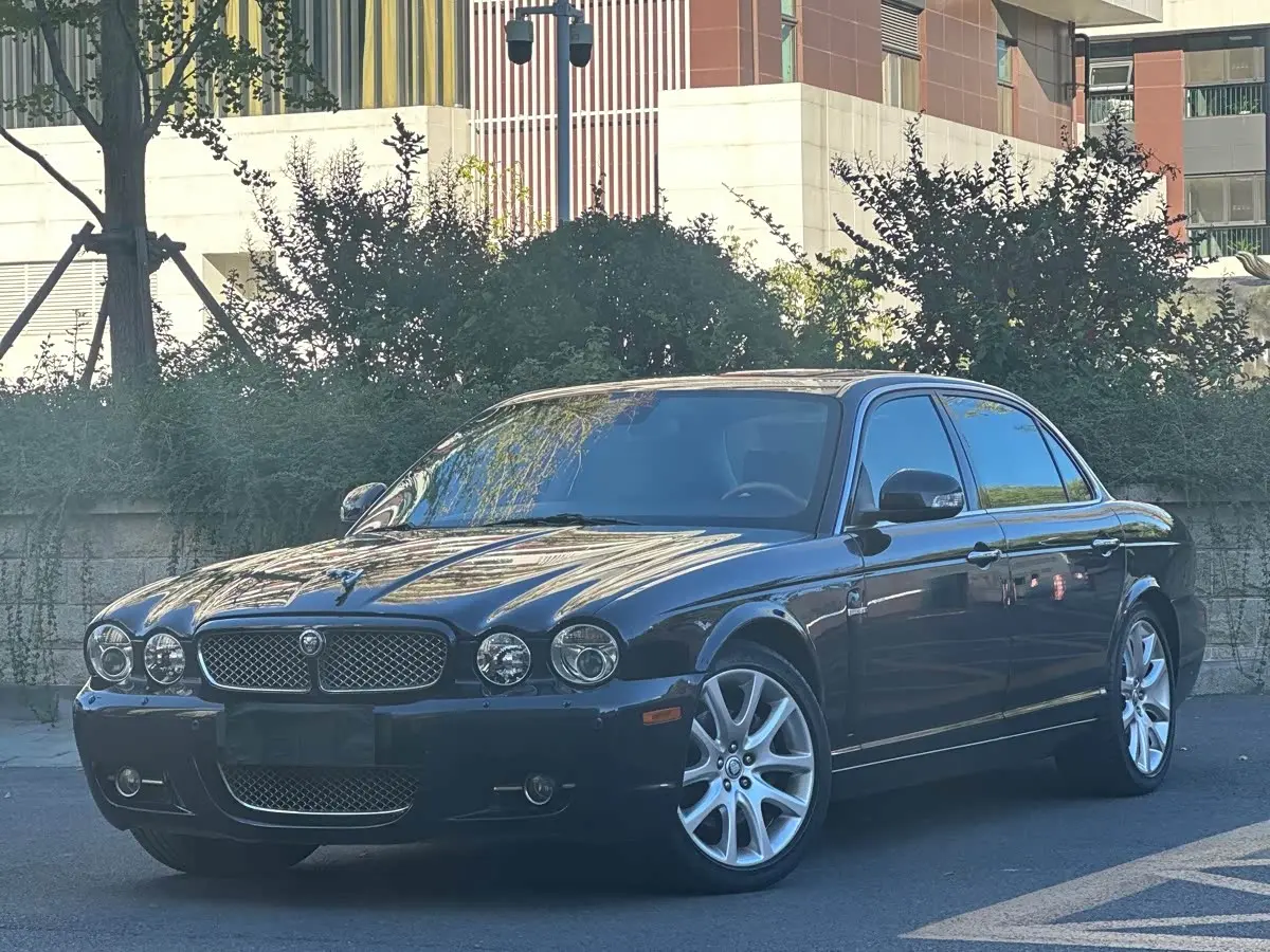 Jaguar XJ 2008 — Şəkil 1/19