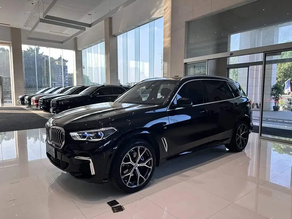 BMW X5 2023 — Фото 1/9