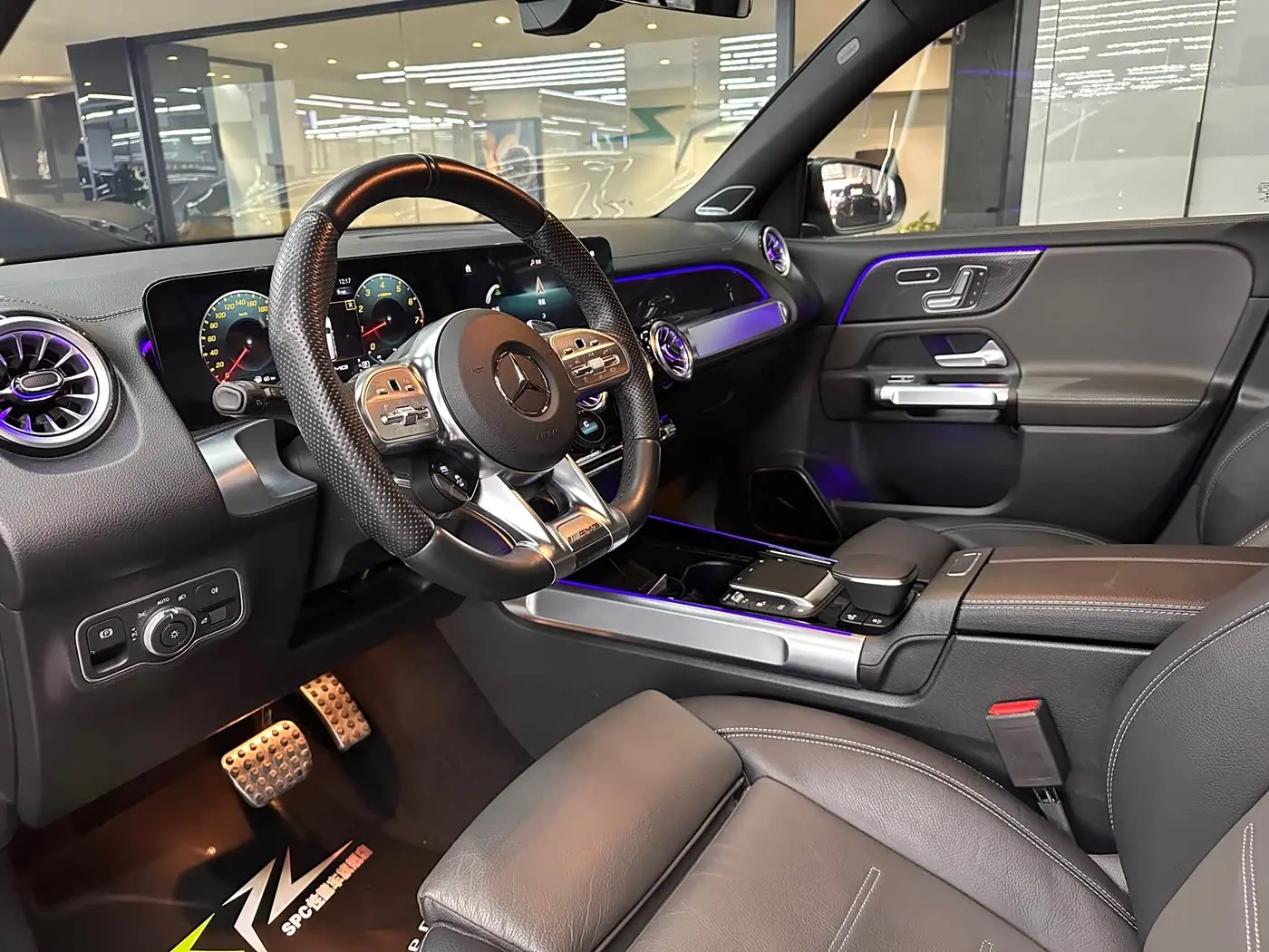 Mercedes-Benz GLB AMG 2023 — Photo 5/20