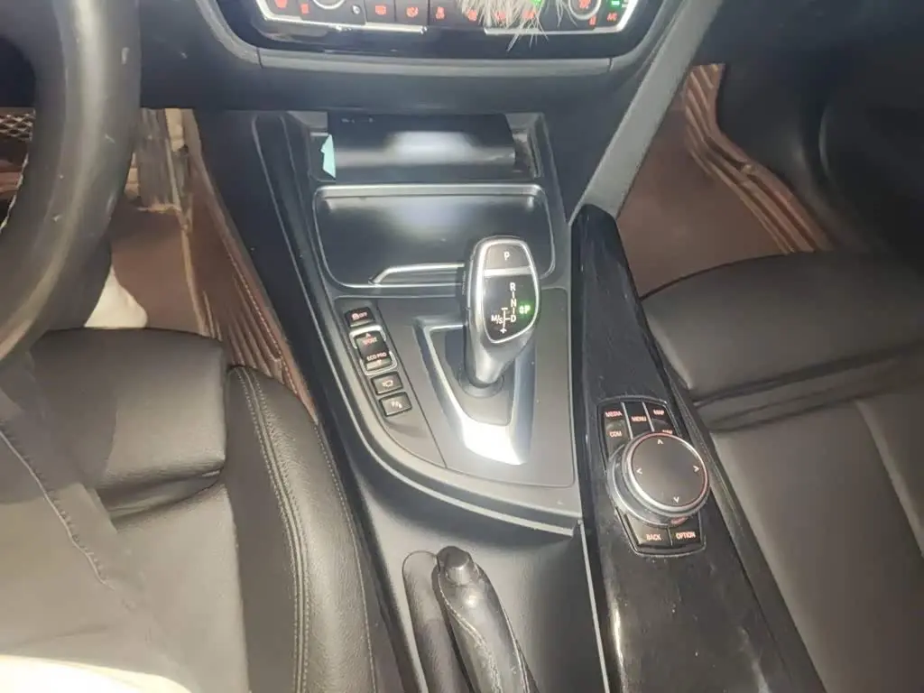 BMW 3 Series 2019 — Фото 10/20