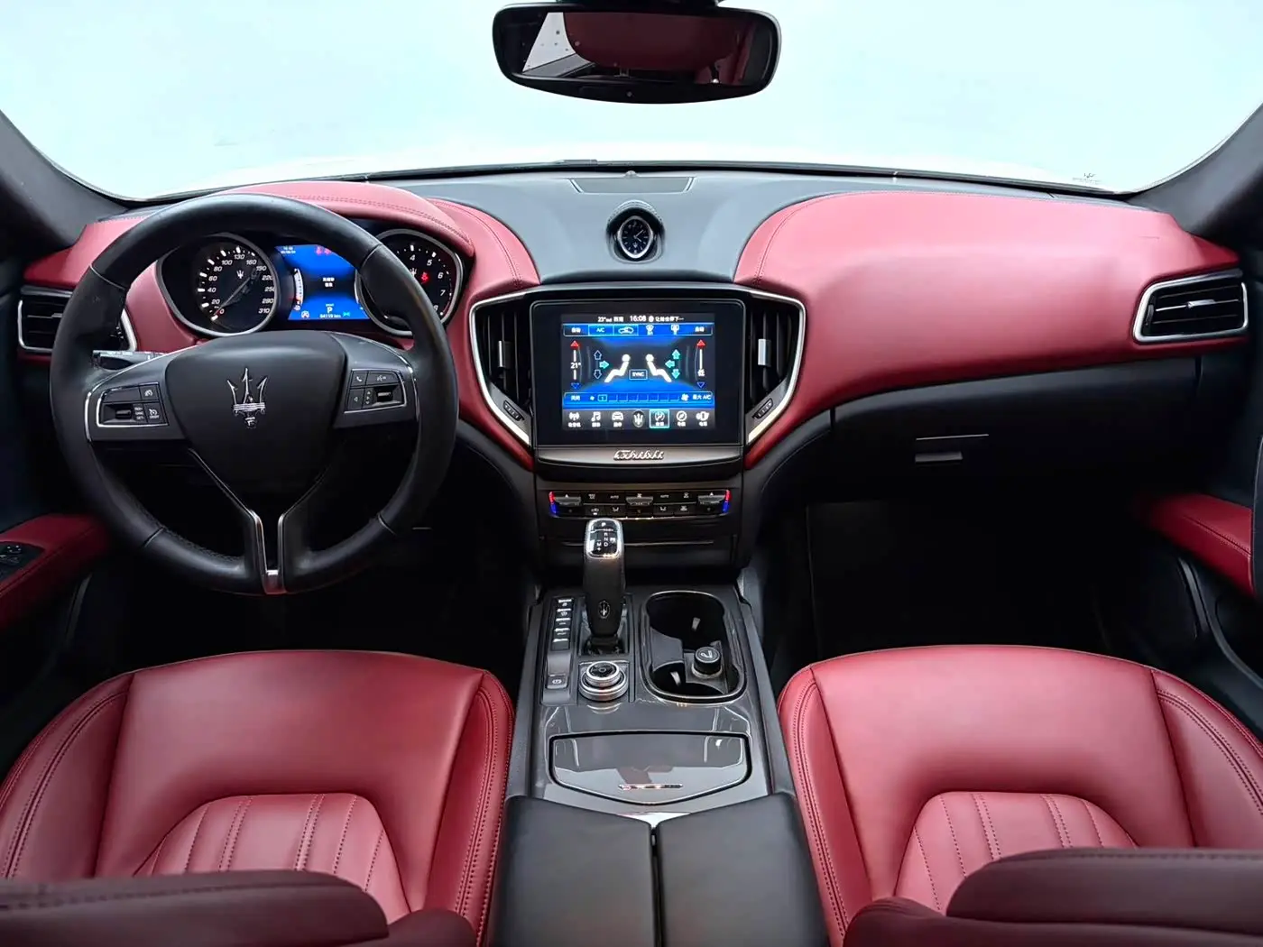 Maserati Ghibli 2019 — Фото 6/12