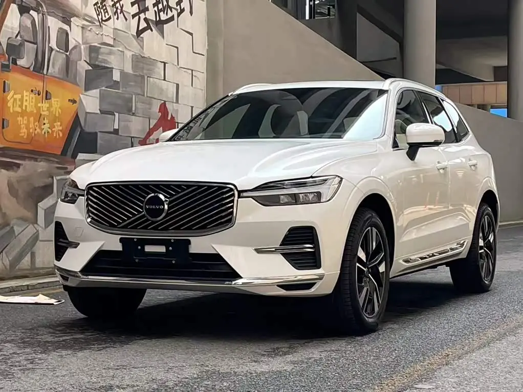 Volvo XC60 2025 — Photo 1/14