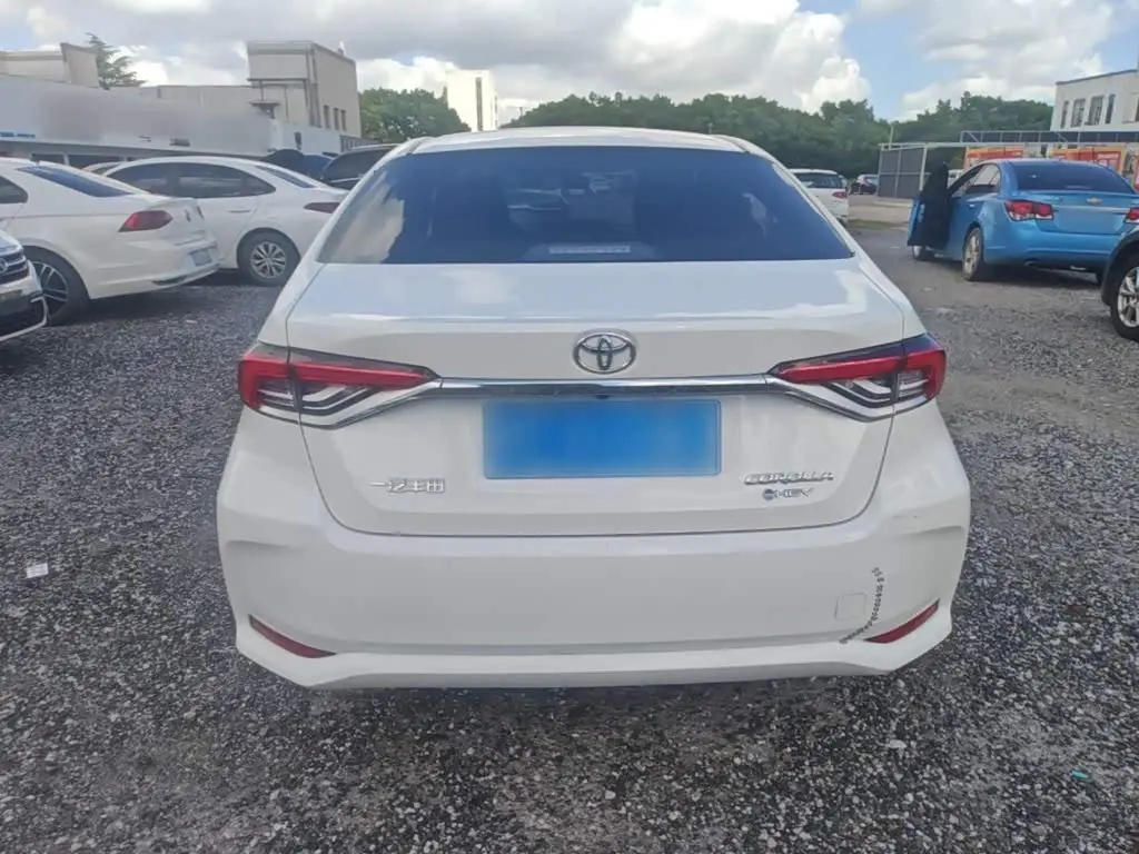 Toyota Corolla 2025 — Photo 6/20