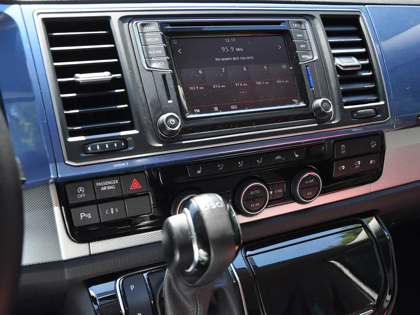 Volkswagen Multivan 2019 — Photo 10/15