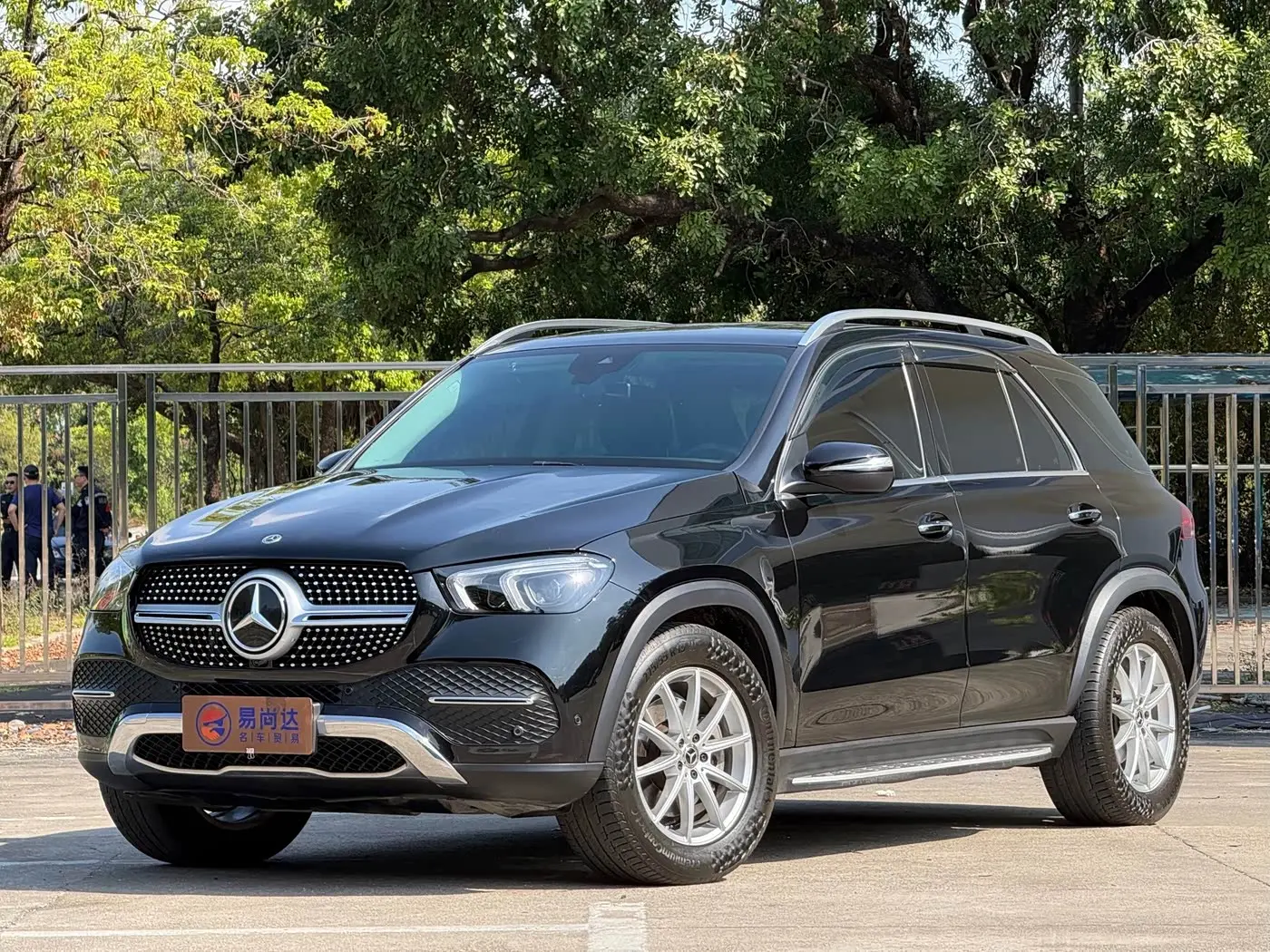 Mercedes-Benz GLE 2022 — Photo 2/19