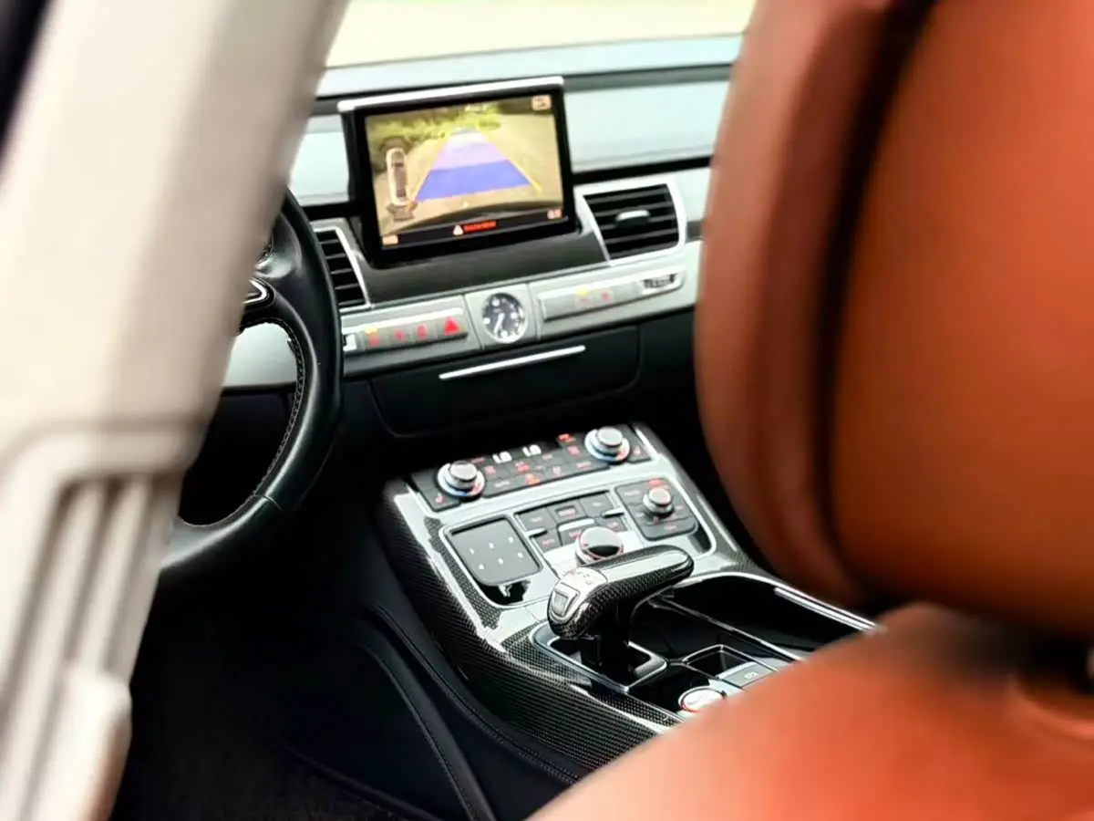 Audi S8 2014 — Photo 9/13