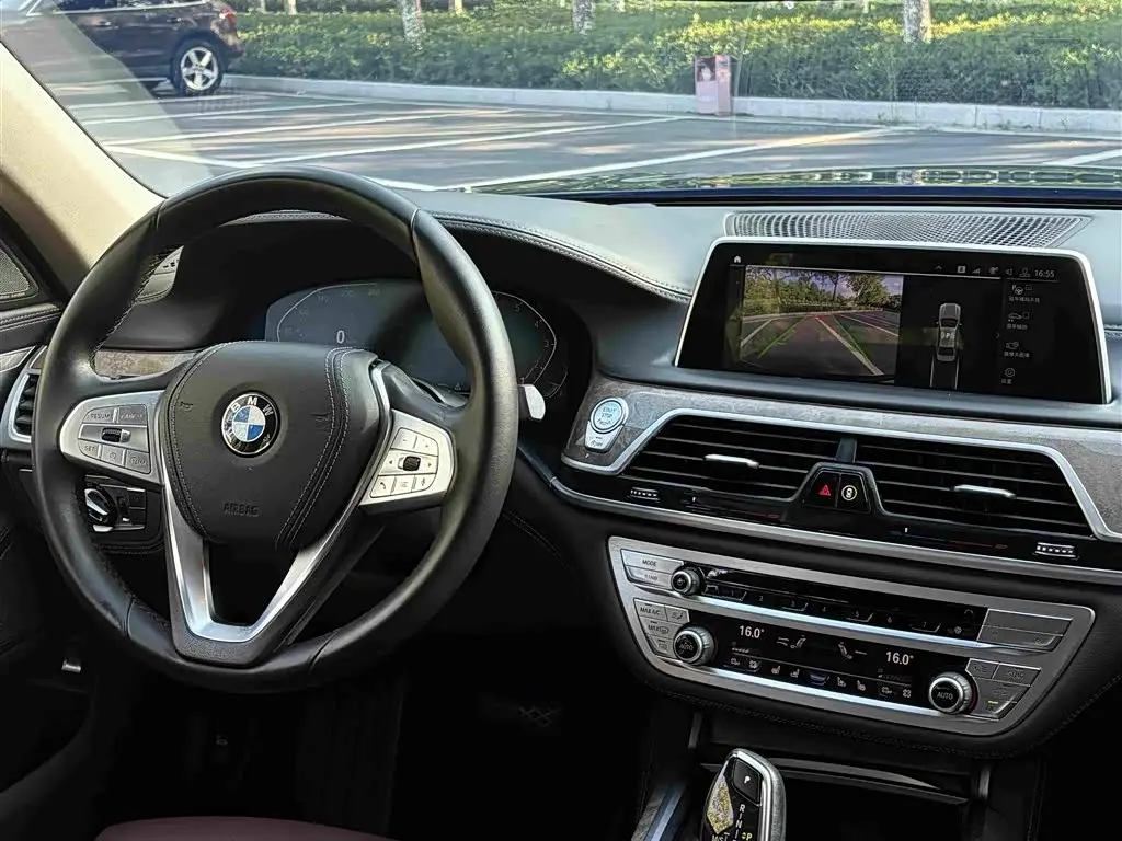 BMW 7 Series 2020 — Photo 15/20