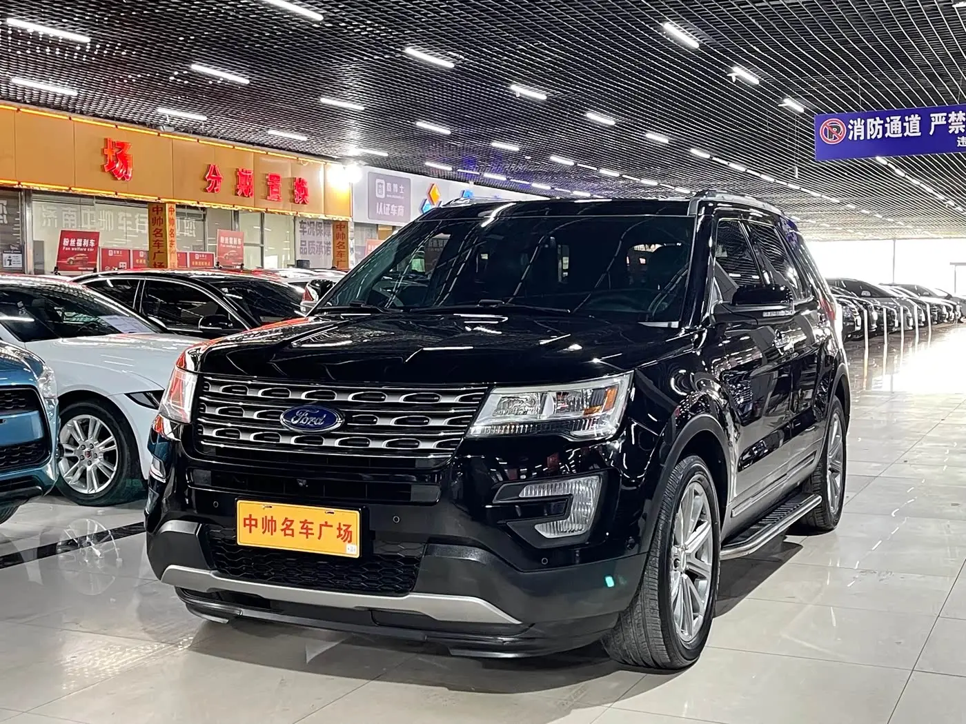 Ford Explorer 2018 — Photo 1/11