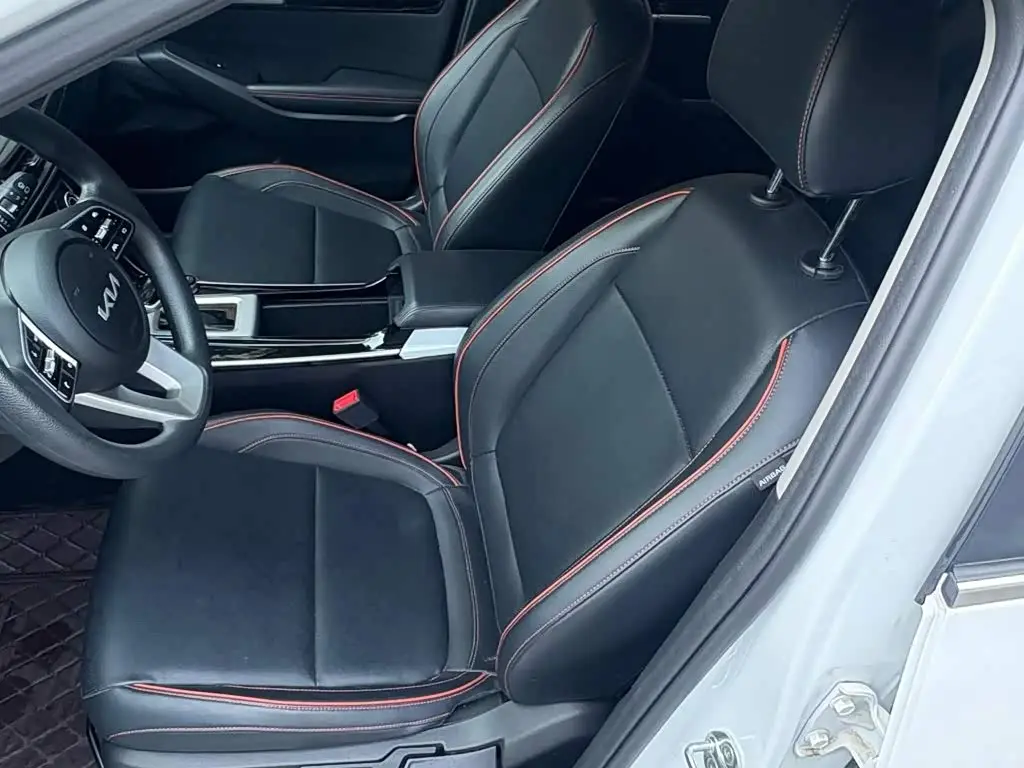 Kia Seltos 2023 — Photo 8/11