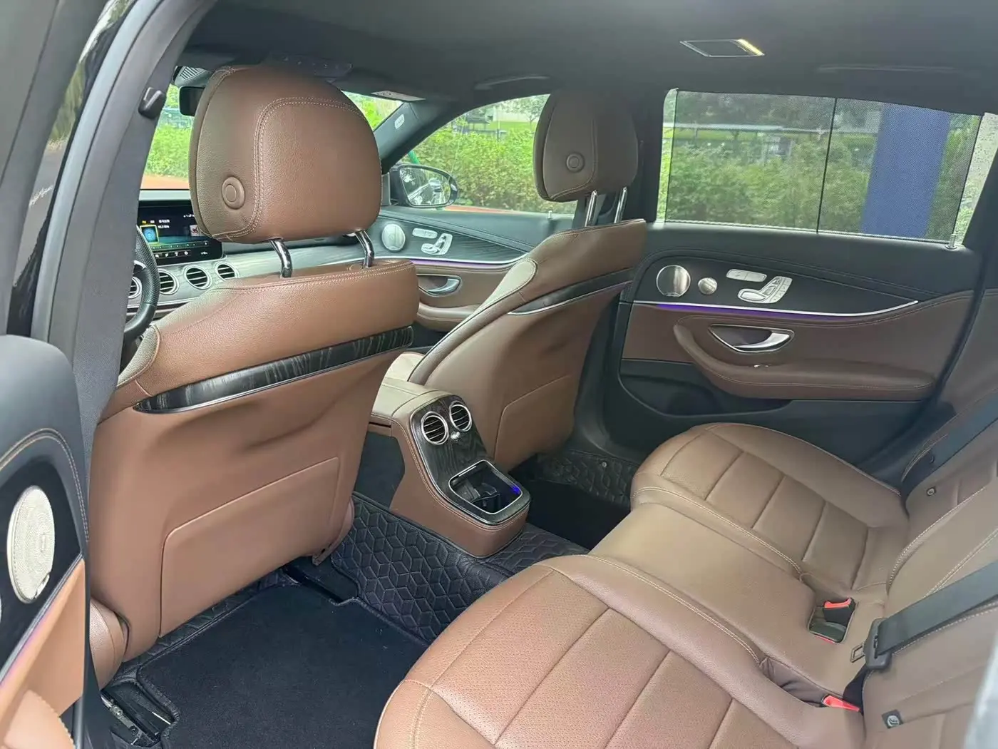 Mercedes-Benz E-Class 2023 — ფოტო 5/11