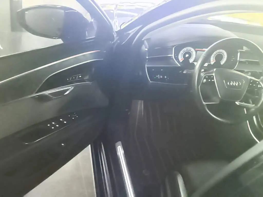 Audi A8 2022 — Photo 16/20