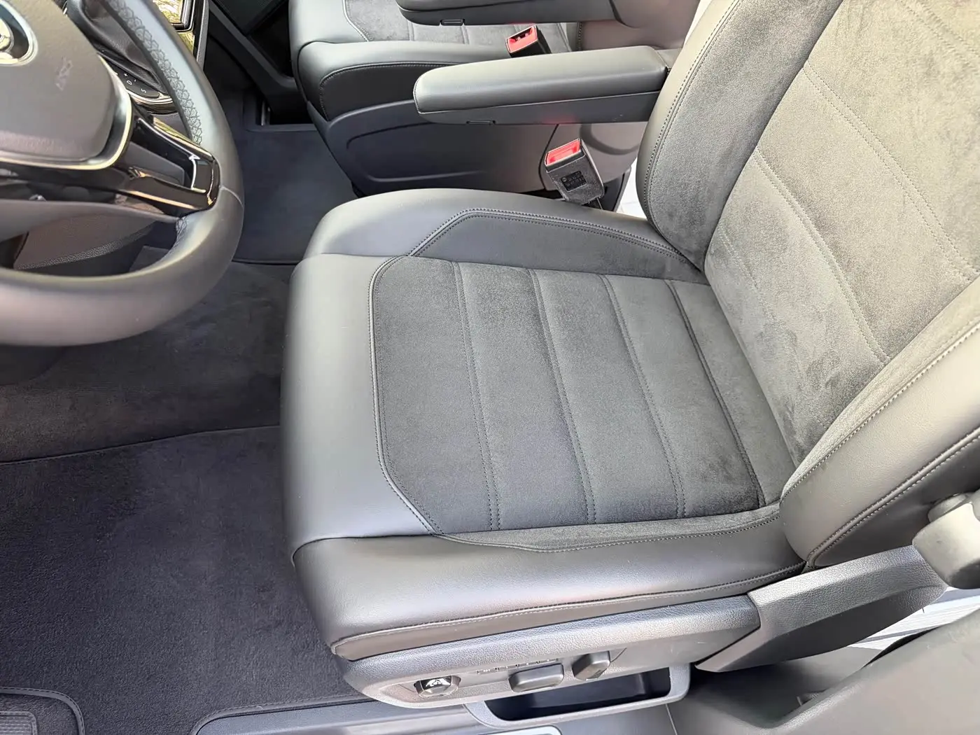 Volkswagen Multivan 2019 — Фото 16/20