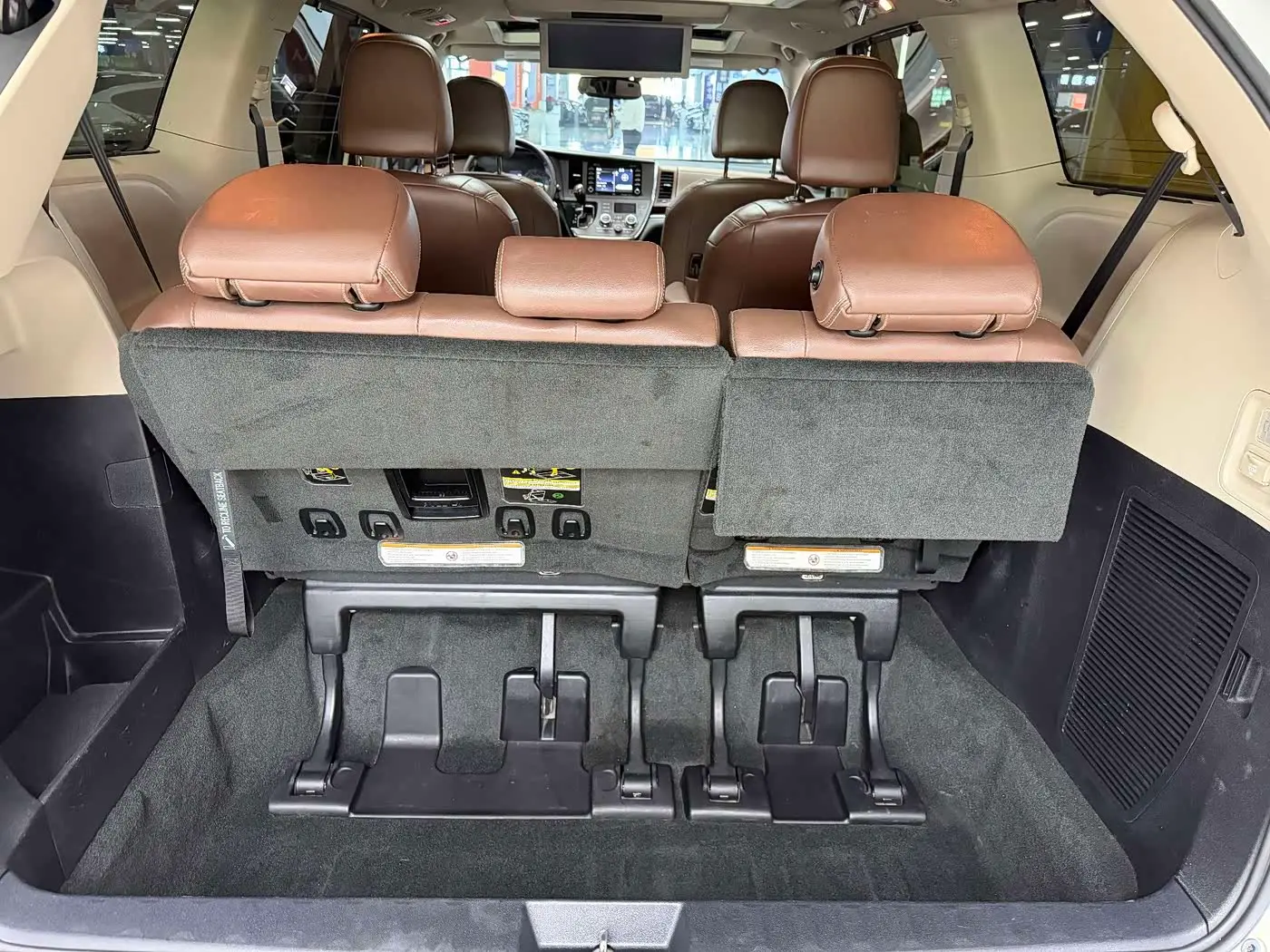 Toyota Sienna 2018 — Photo 16/20