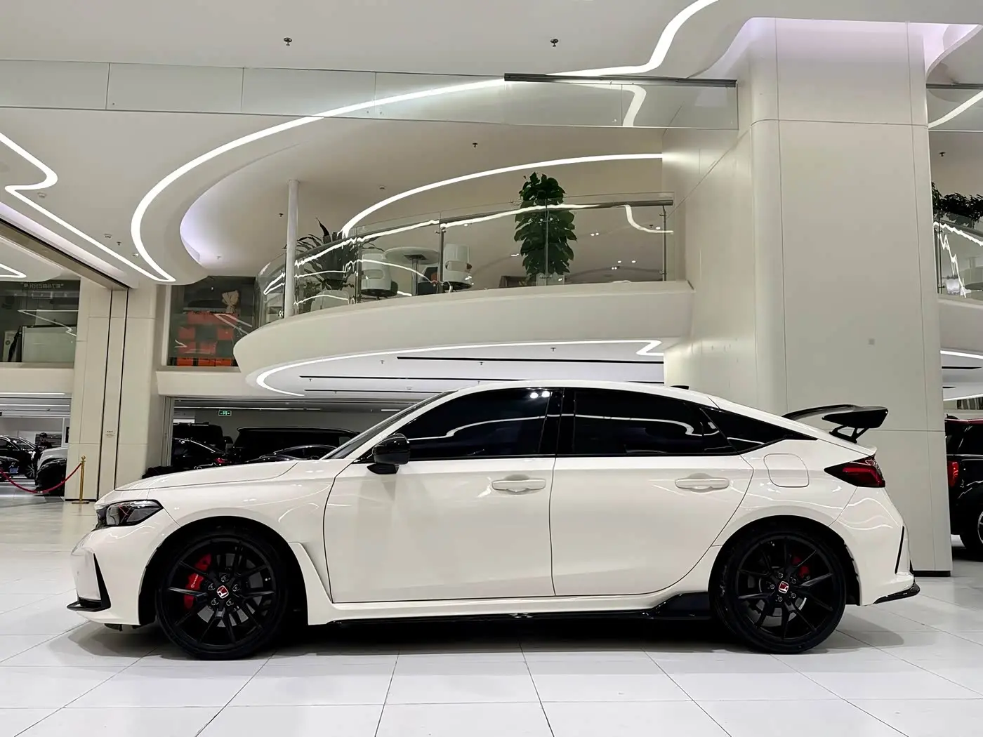 Honda Civic 2023 — Şəkil 12/16