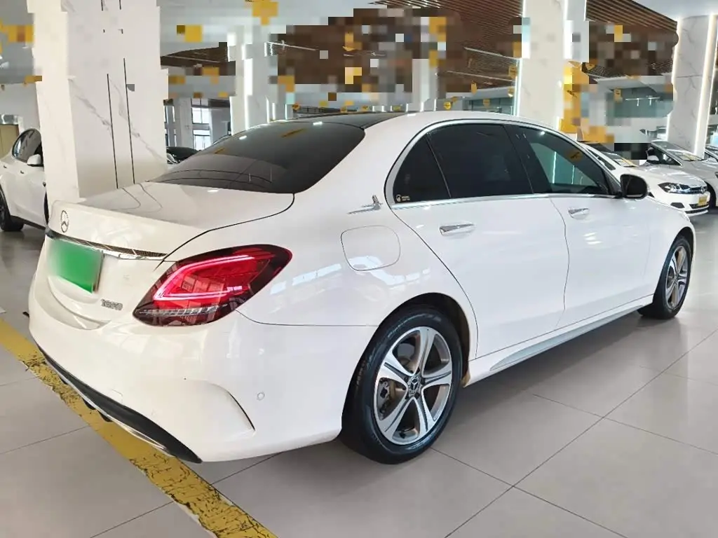 Mercedes-Benz C-Class 2018 — Фото 7/20