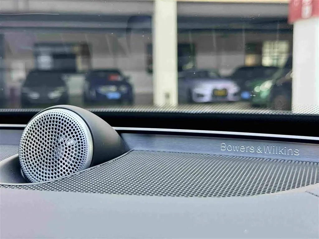 Volvo XC90 Plug-in Hybrid 2022 — Photo 10/16