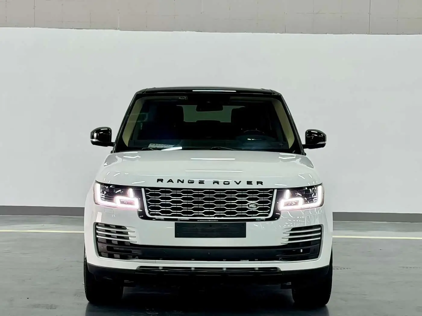 Land Rover Range Rover 2017 — ფოტო 2/9