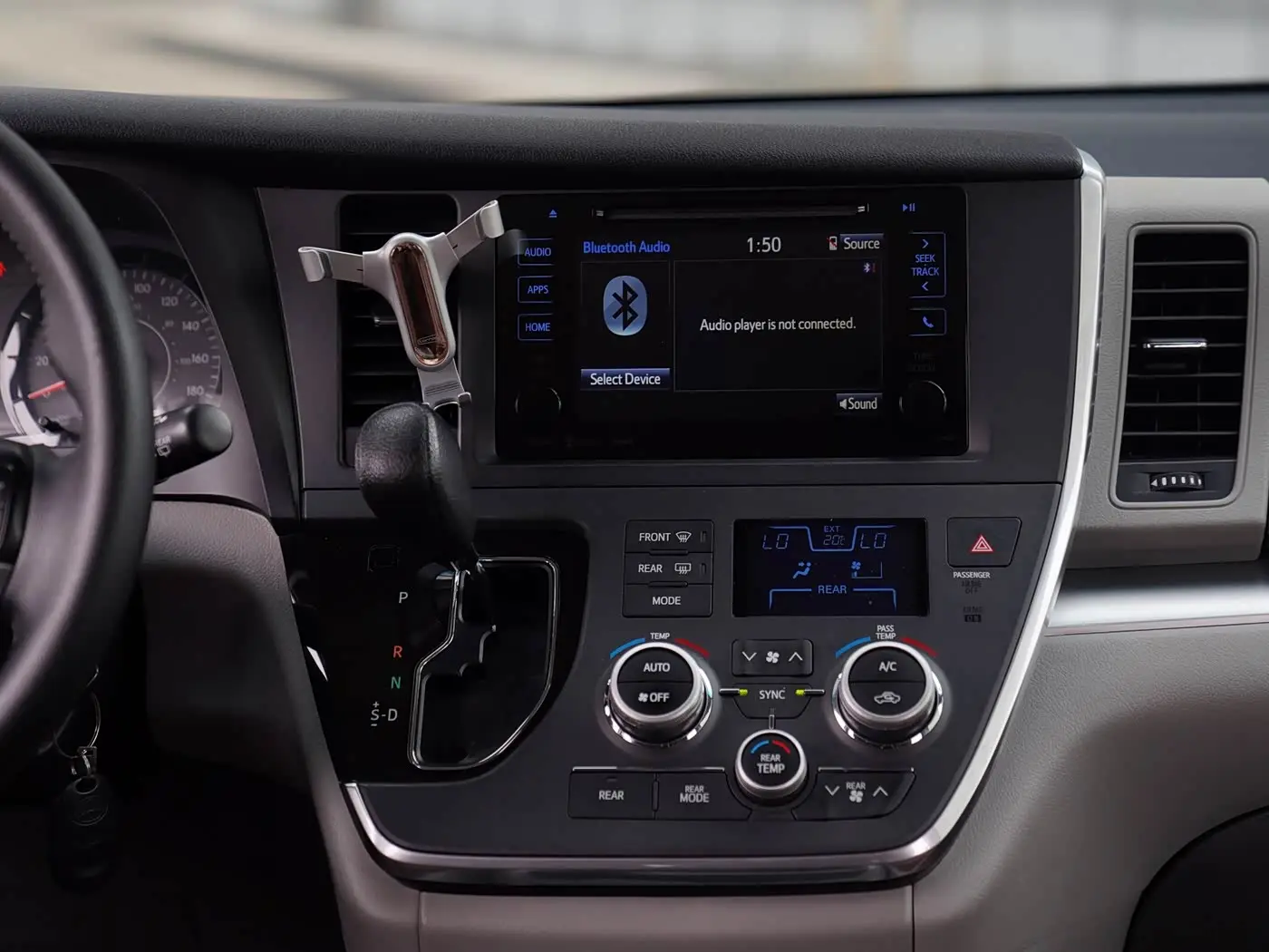 Toyota Sienna 2017 — Photo 8/13