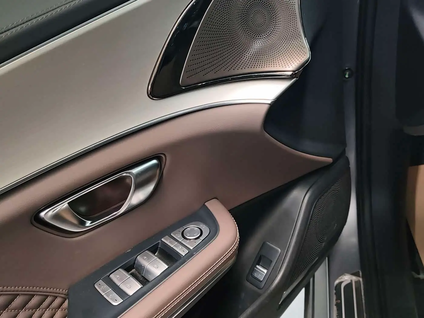 BYD Han 2024 — Photo 14/20