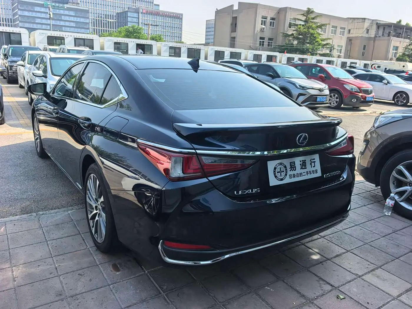 Lexus ES 2018 — Фото 14/16
