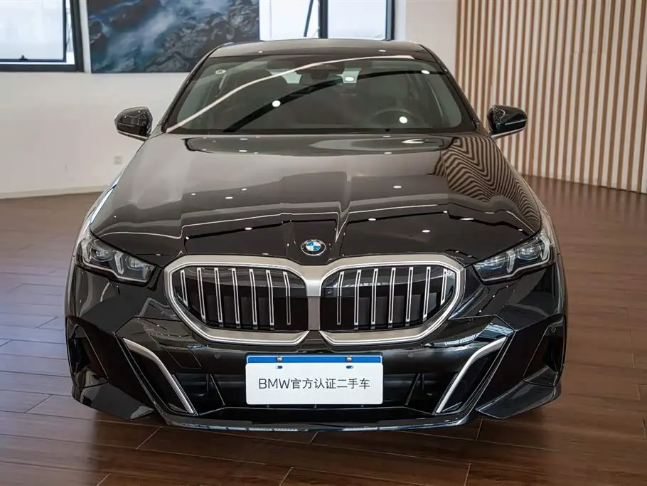 BMW 5 Series 2025 — Photo 3/20