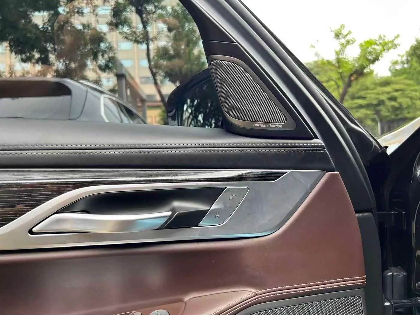 BMW 7 Series 2021 — Photo 13/18