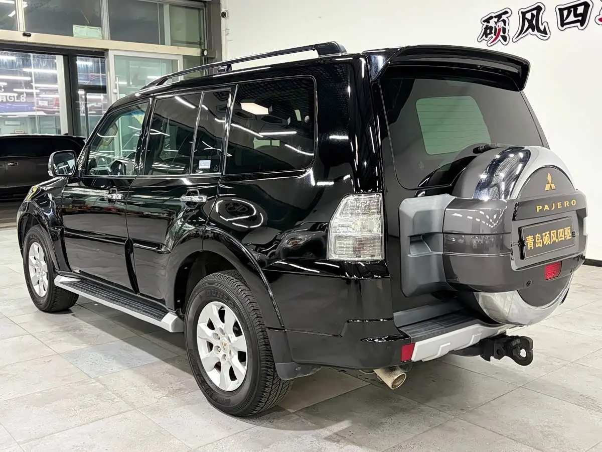 Mitsubishi Pajero 2015 — Şəkil 3/15