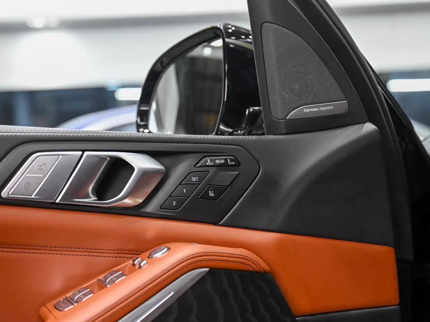 BMW X7 2022 — Фото 10/20