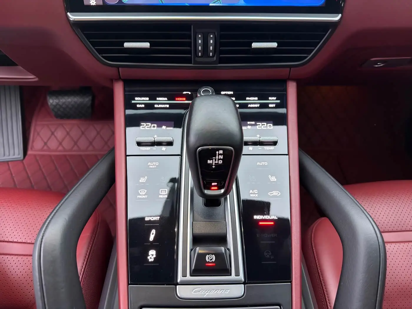 Porsche Cayenne 2019 — Photo 13/20