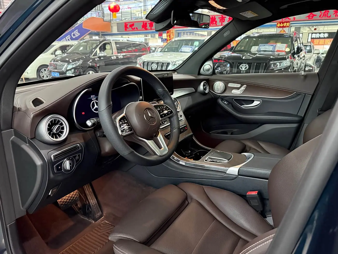 Mercedes-Benz GLC 2019 — Photo 5/9