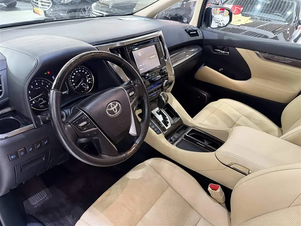 Toyota Alphard 2019 — Photo 11/20