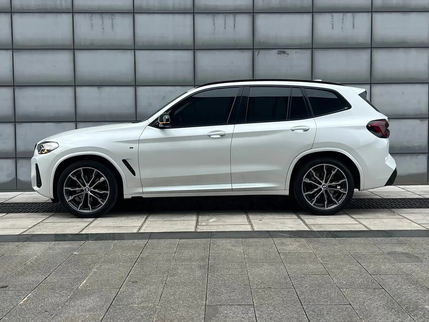 BMW X3 2022 — Фото 3/11