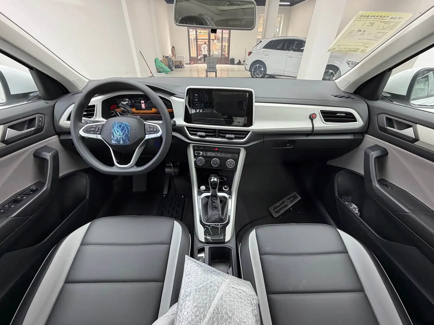 Volkswagen T-ROC 2026 — Şəkil 18/19
