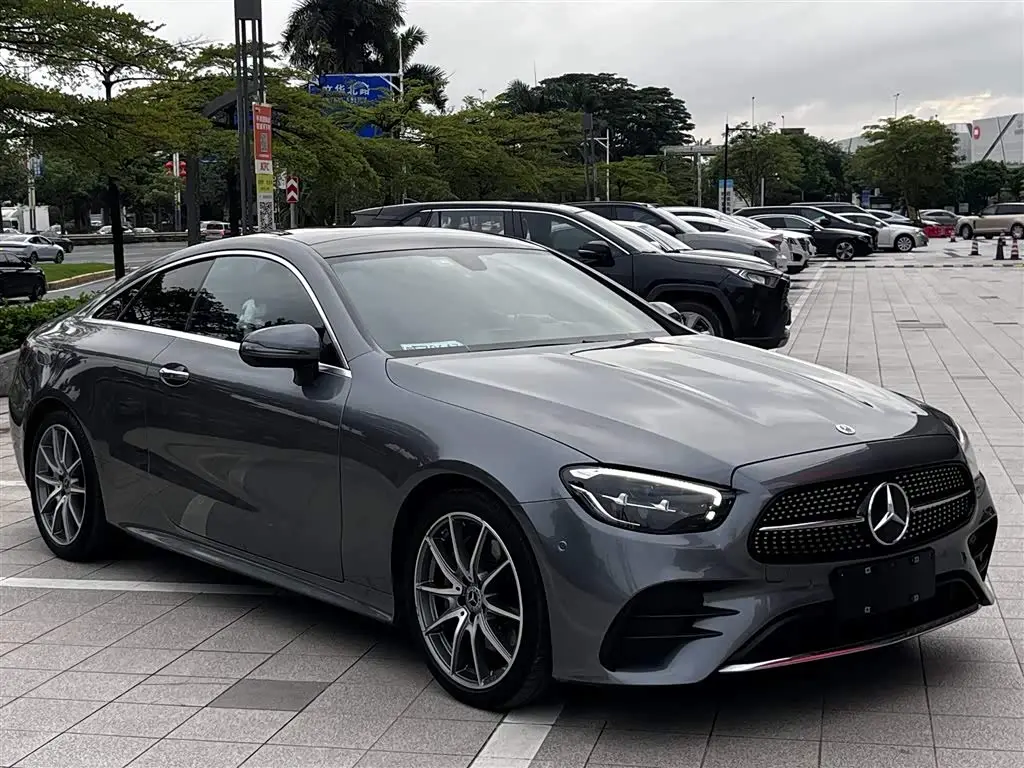 Mercedes-Benz E-Class 2023 — Photo 3/19