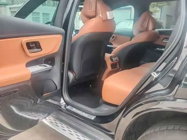 Mercedes-Benz GLC 2025 — Photo 6/8
