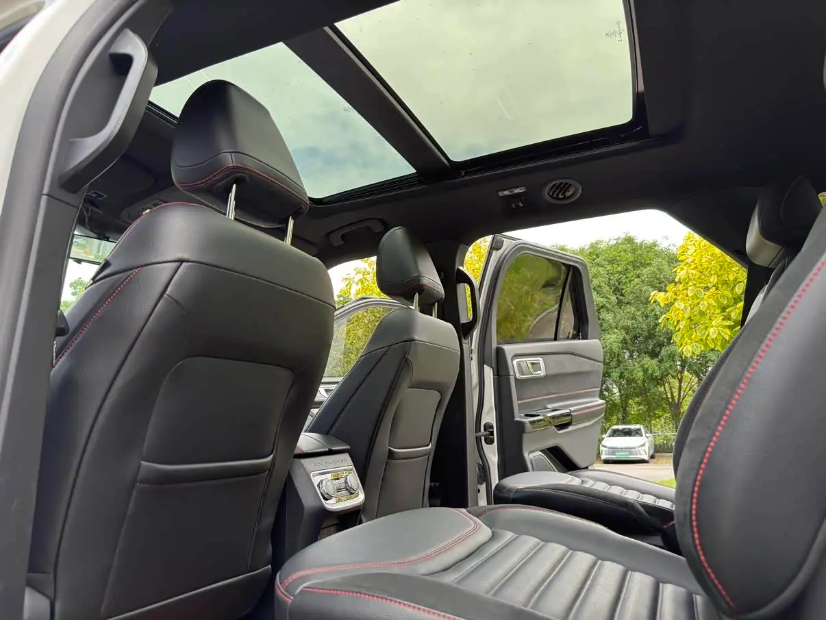 Ford Explorer 2023 — Фото 10/18