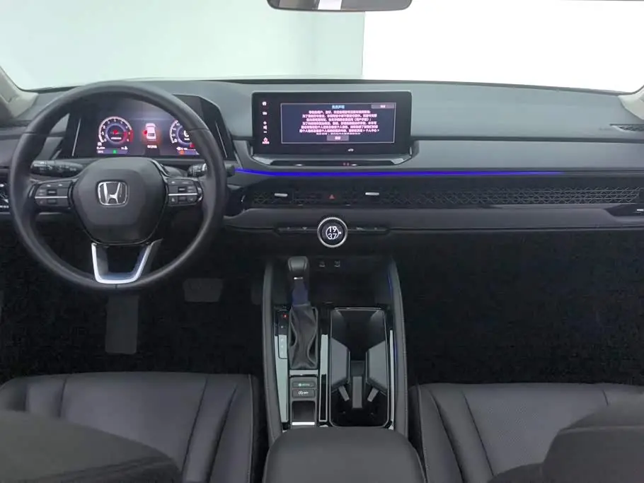 Honda Accord 2023 — Фото 12/16
