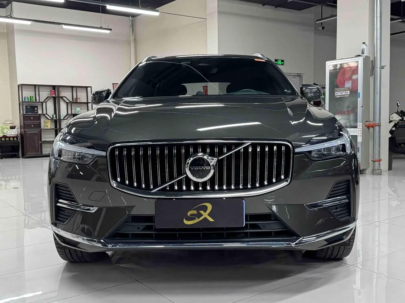 Volvo XC60 2021 — Фото 2/19