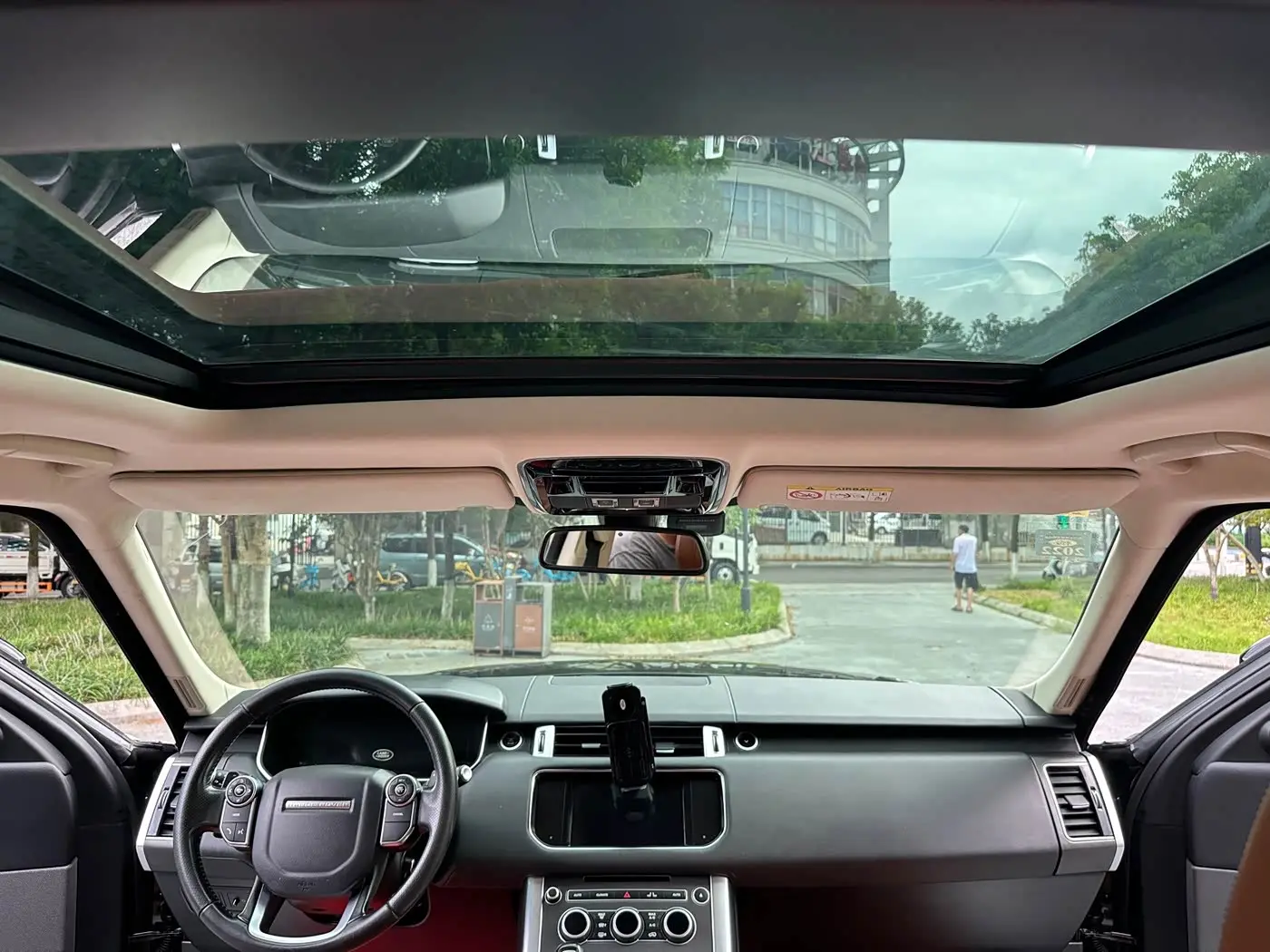 Land Rover Range Rover Sport 2016 — Фото 18/20