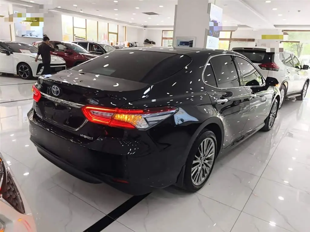 Toyota Camry 2021 — Şəkil 7/20