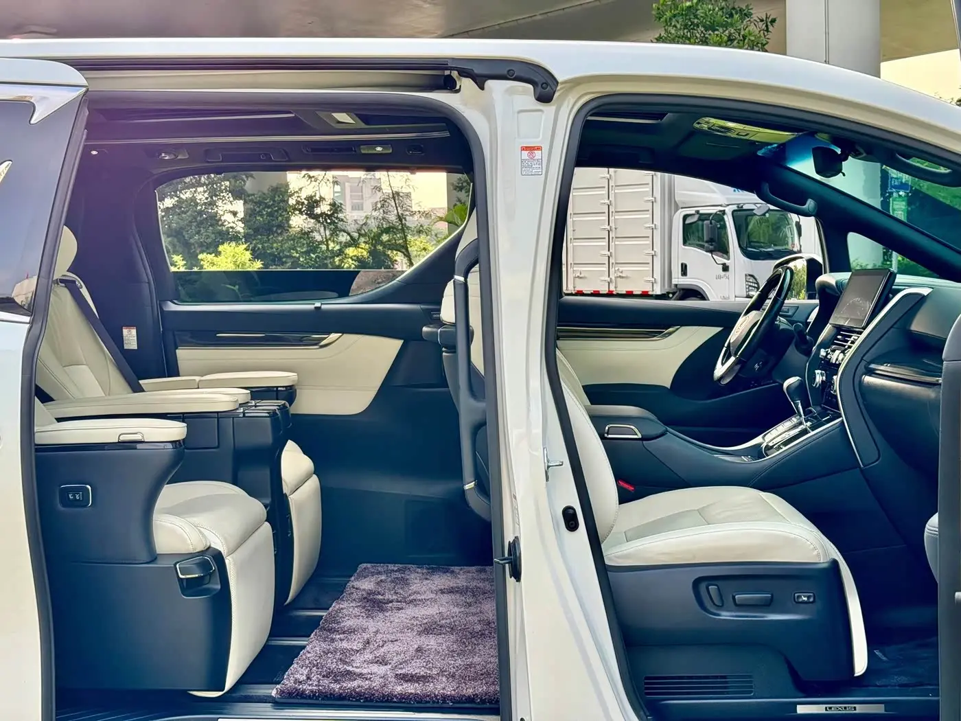 Lexus LM 2020 — Şəkil 13/18