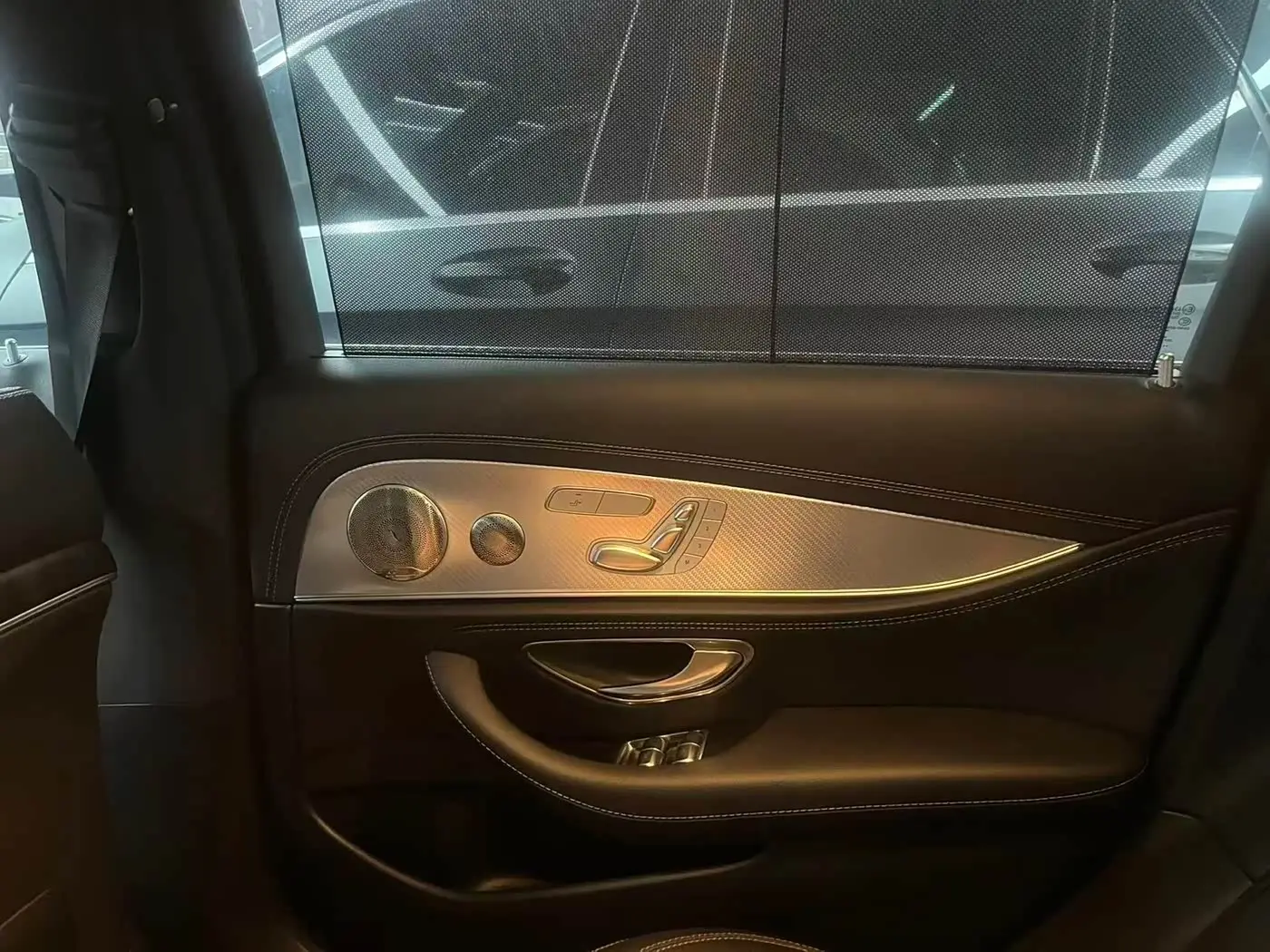Mercedes-Benz E-Class 2022 — Photo 12/12