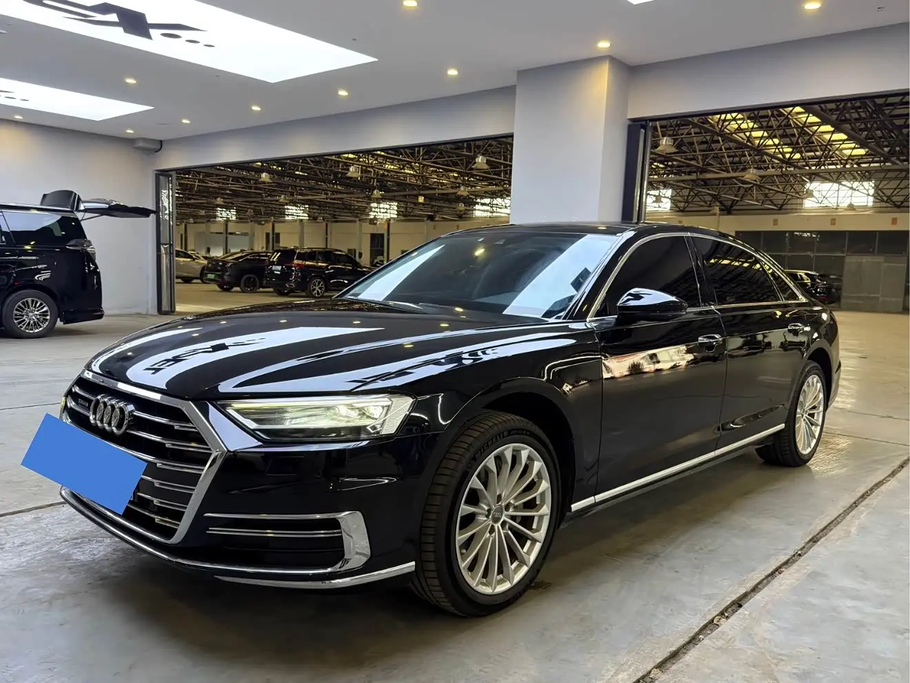 Audi A8 2020 — Şəkil 1/18