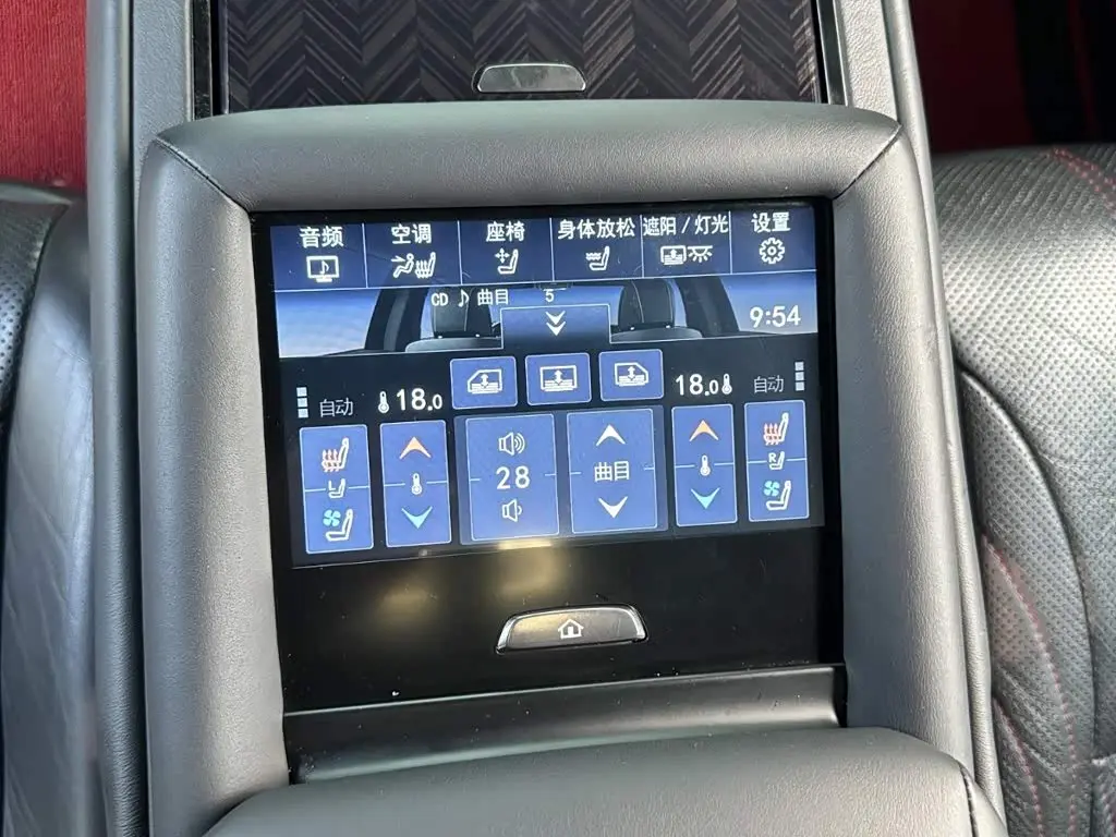 Lexus LS 2020 — Photo 17/19