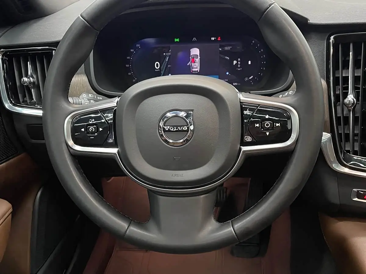 Volvo V90 2025 — Photo 5/19