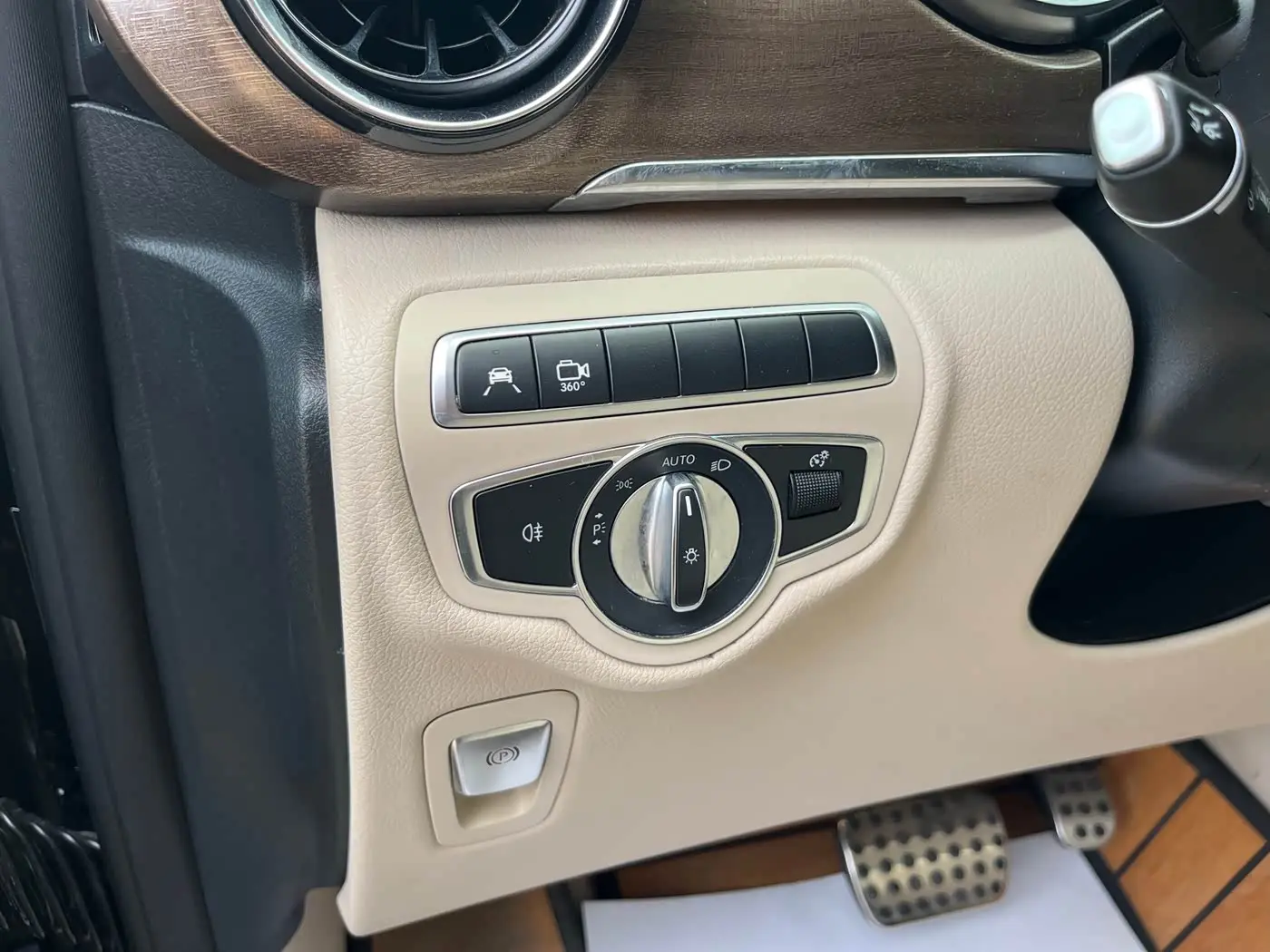 Mercedes-Benz V-Class 2020 — Фото 14/20