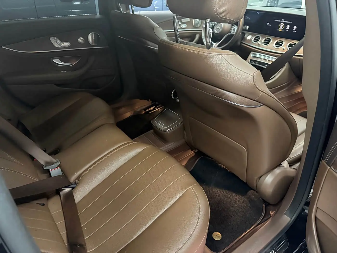 Mercedes-Benz E-Class 2021 — Фото 3/4