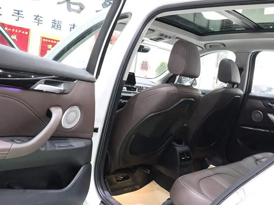 BMW X1 2022 — Фото 9/20