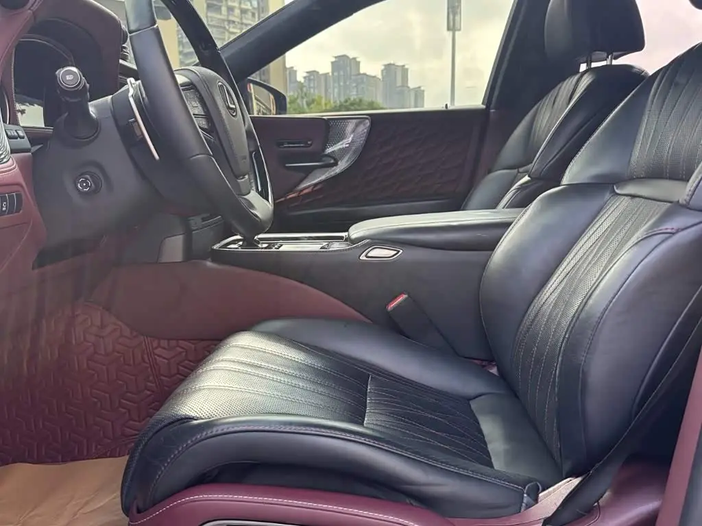 Lexus LS 2020 — Photo 11/19