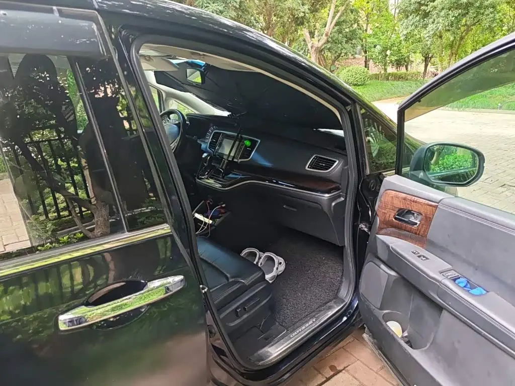 Honda Odyssey 2015 — Şəkil 18/20